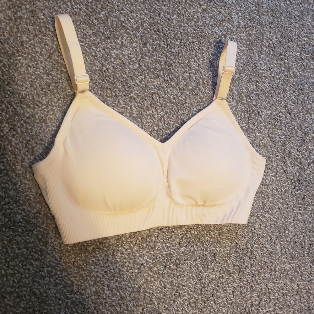 Knix Women's Size Medium Wireless Padded Bra Hook & Eye Closure Cream Color